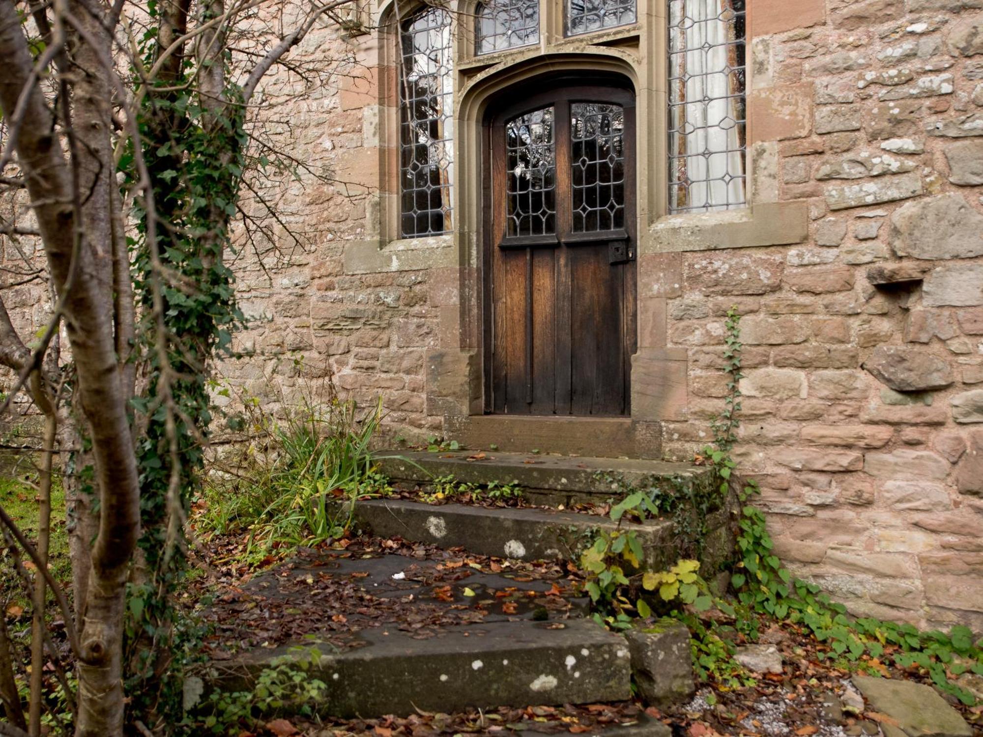 Yha St Briavels Castle Vandrarhem Saint Briavels Exteriör bild
